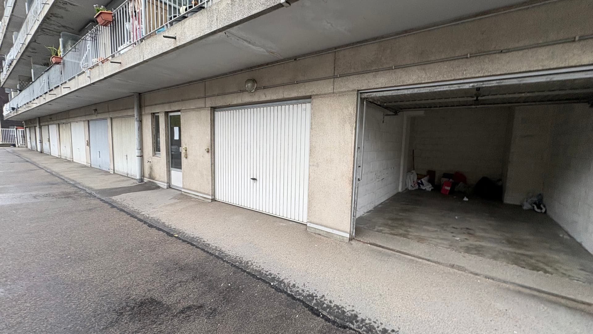 Garage in Molenbeek-Sint-Jan